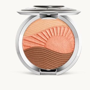 ☀️BECCA x CHRISSY TEIGEN Endless Bronze & Glow☀️